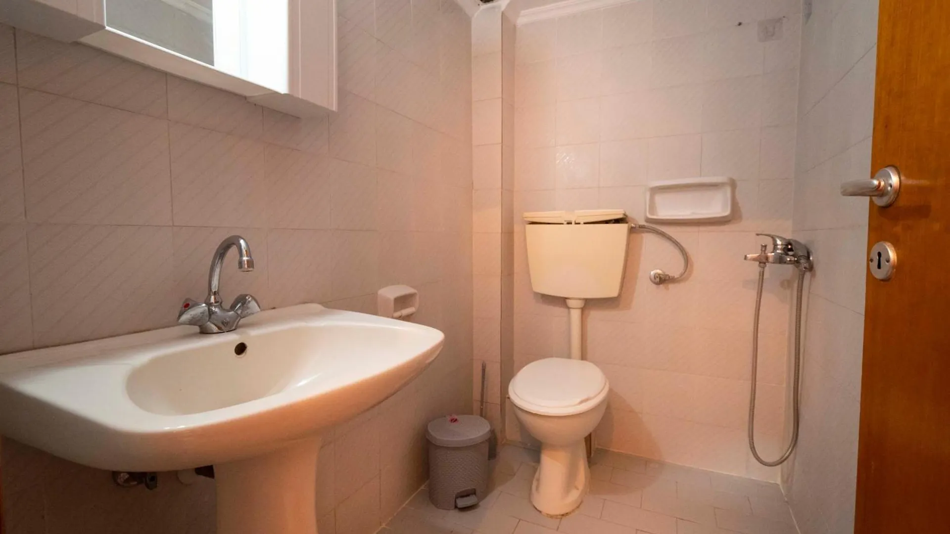 Erato Apartments By Rentalspro Services - Nea Plagia Halkidiki 0*,  اليونان