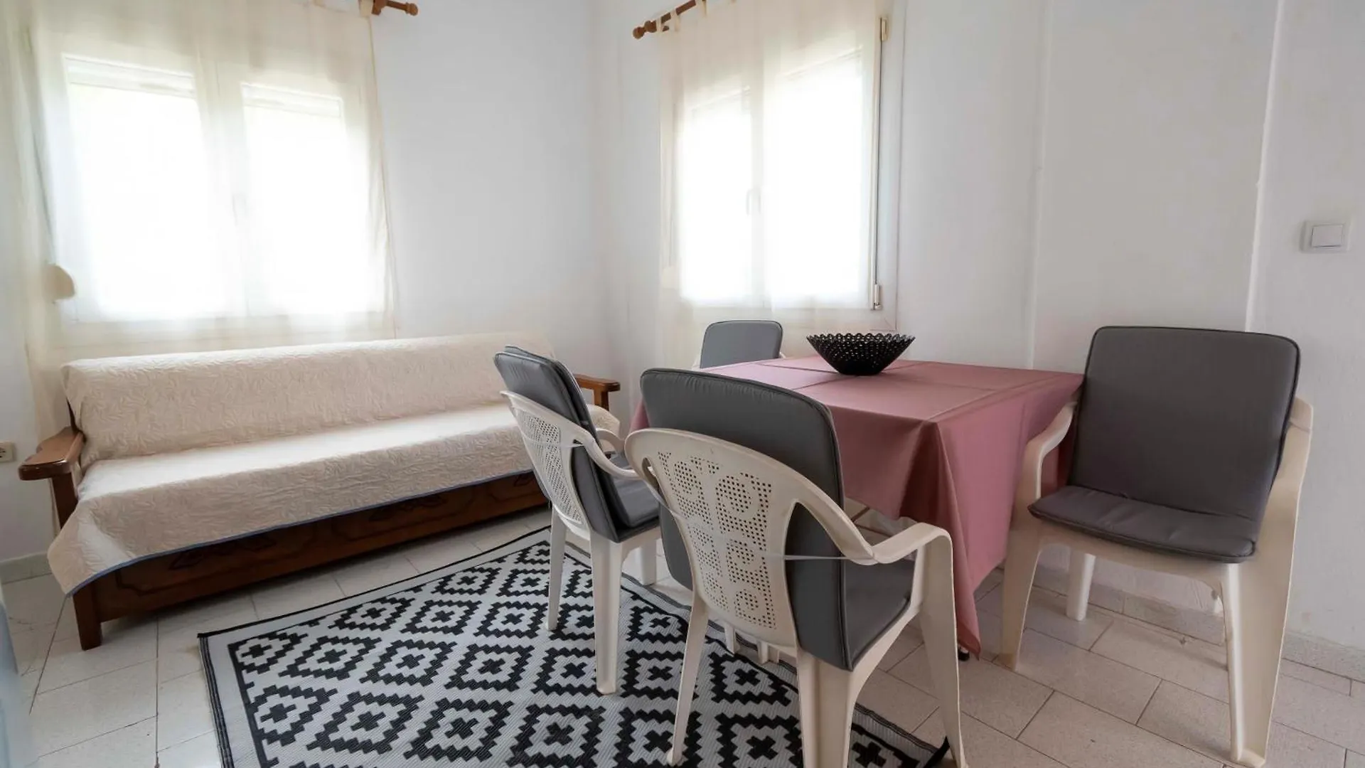 Erato Apartments By Rentalspro Services - Nea Plagia Halkidiki 0*,  اليونان