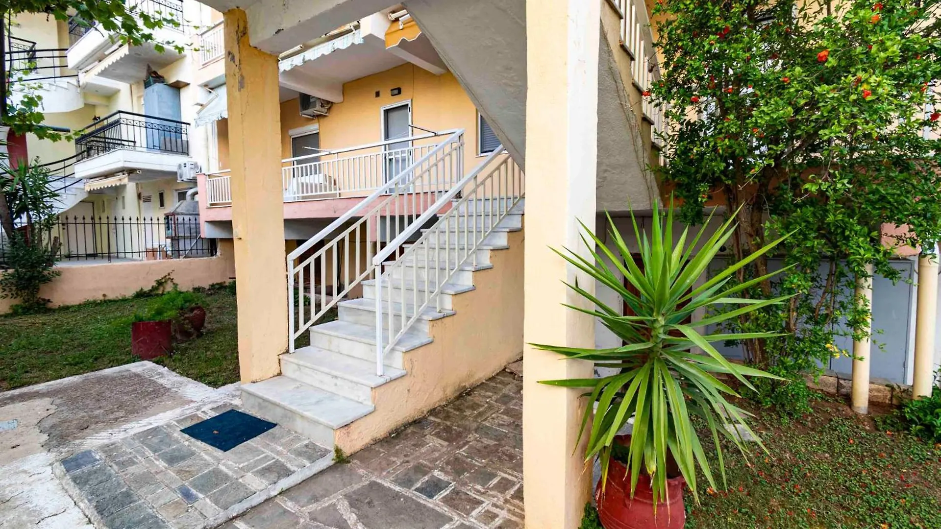 Erato Apartments By Rentalspro Services - Nea Plagia Halkidiki